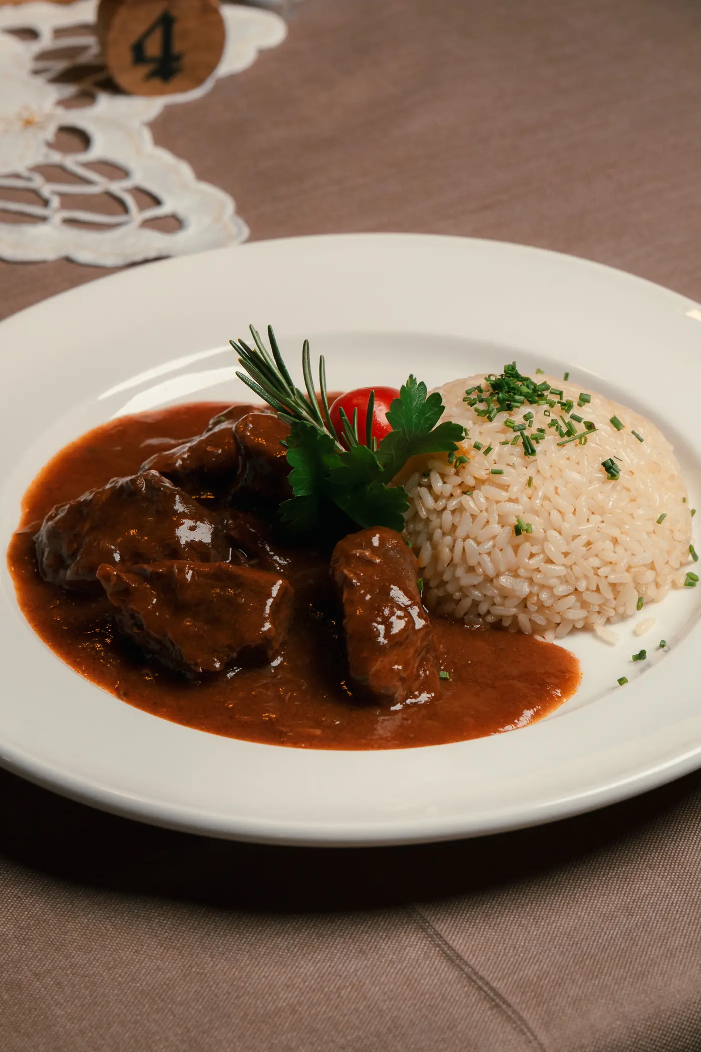 Herzhaftes Gulasch aus der Südtiroler Herbstküche